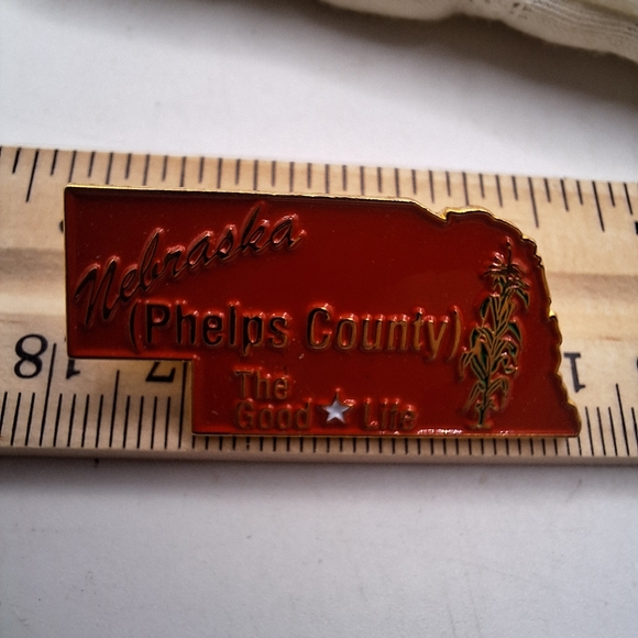 Nebraska (Phelps County) a good ⭐️ life pin - Picture 3 of 3